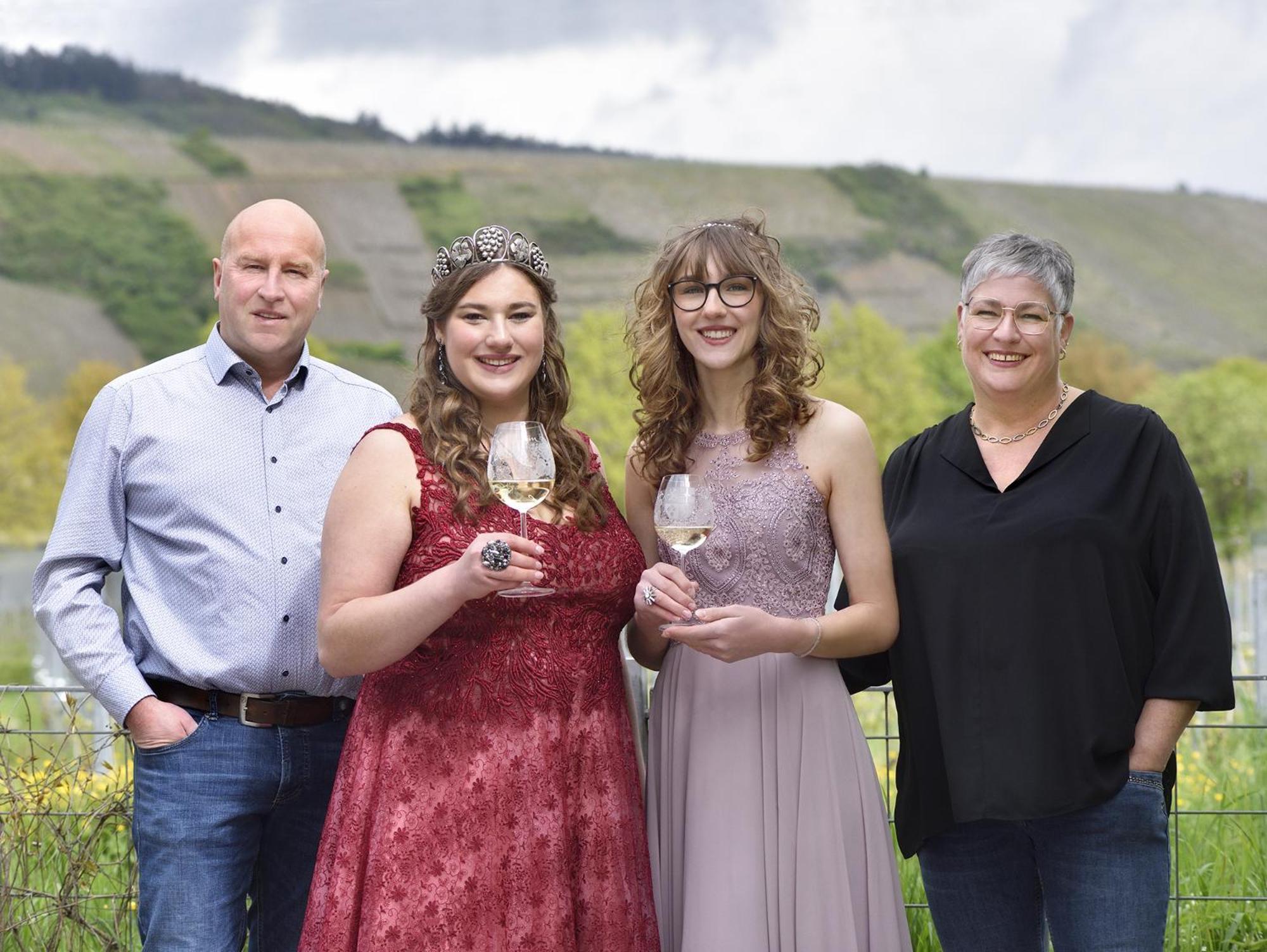 Отель Weingut Weich Riol Экстерьер фото